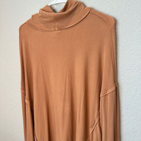 Free People We The Free Tan Alameda Pullover Mockneck Thermal Oversized Top S - Picture 6 of 6